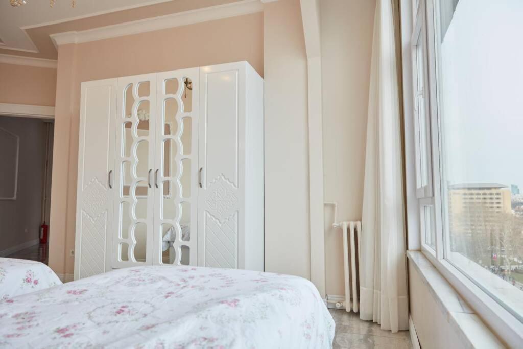 Taksim Square Apartment, Great View, Luxury イスタンブール エクステリア 写真